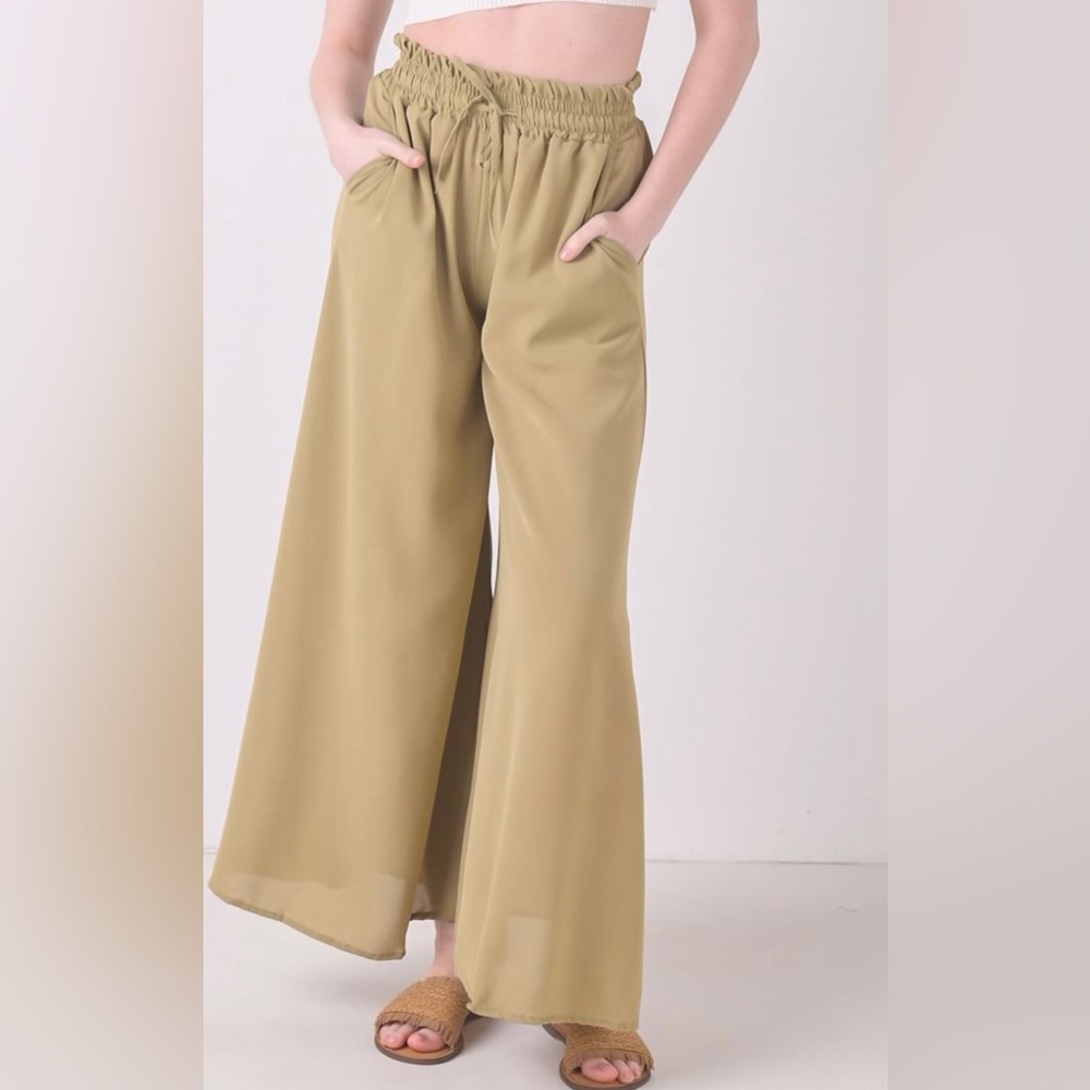 Wide leg trousers